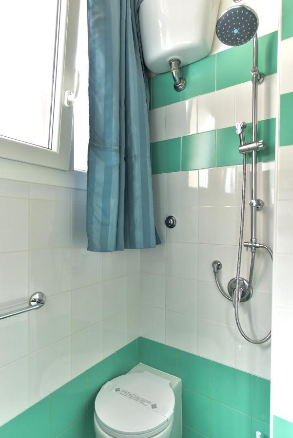 Small Single Room Рим Екстер'єр фото